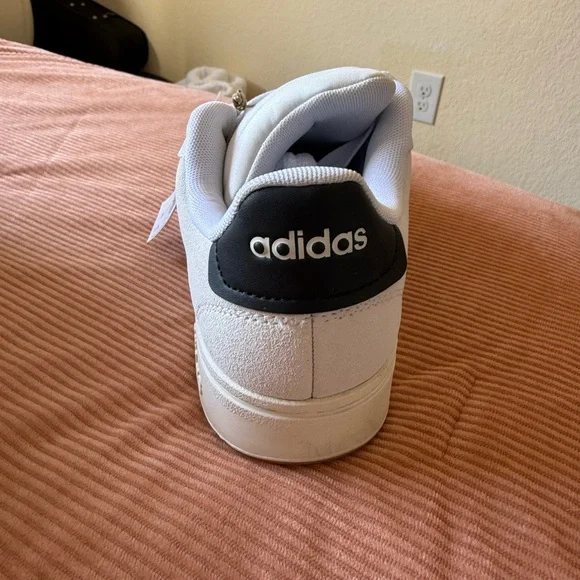 Adidas grand court alpha size 8 women’s - Picture 3 of 5